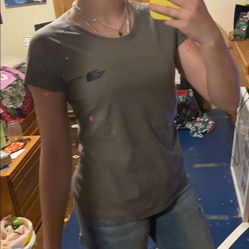 NEW north face gray tee shirt